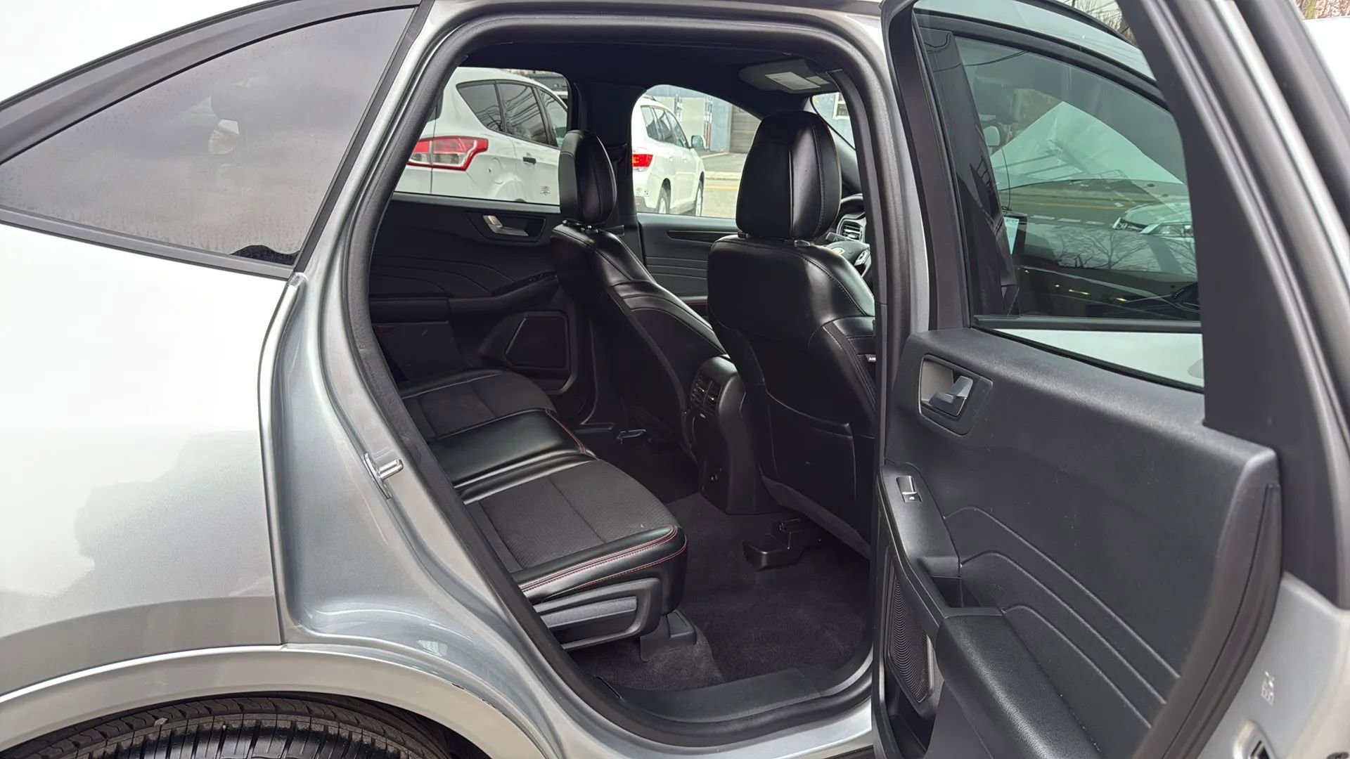 Used 2023 Ford Escape ST-Line FWD image 26
