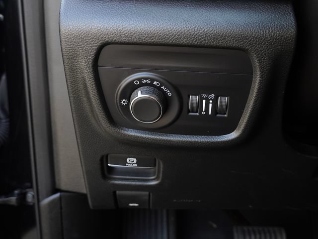 Certified 2024 Jeep Grand Cherokee Laredo RWD image 21