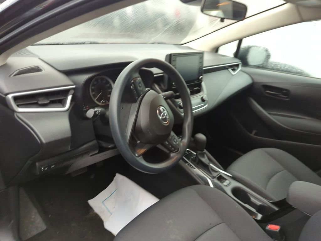 Used 2022 Toyota Corolla LE image 7