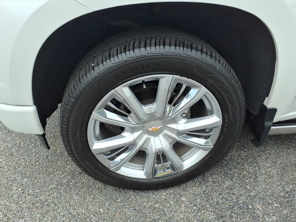 Used 2022 Chevrolet Silverado 1500 High Country w/ High Country Premium Package AWD/4WD image 10