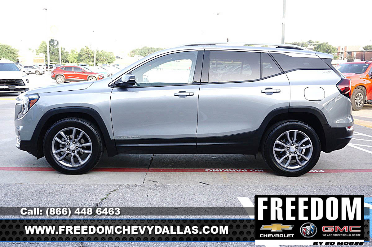 Certified 2024 GMC Terrain SLT image 4