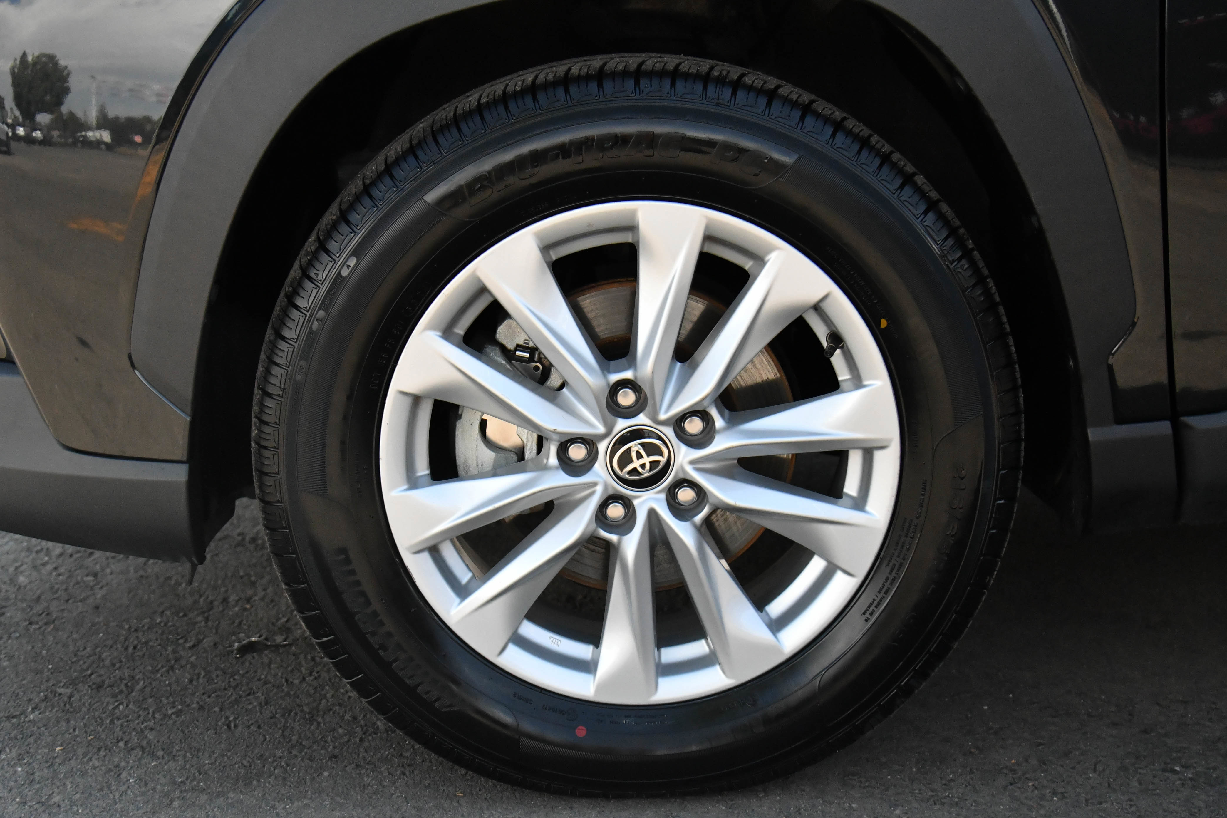 Used 2023 Toyota Corolla Cross LE image 12