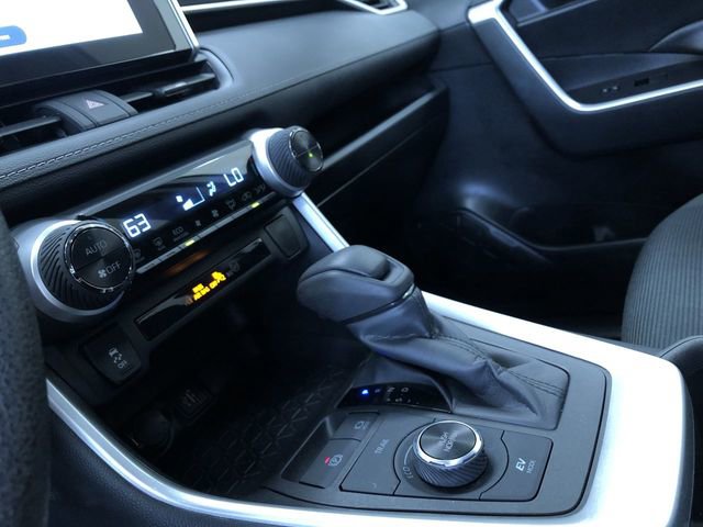 Certified 2025 Toyota RAV4 LE AWD/4WD image 28