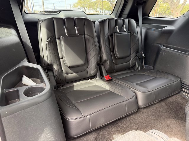 Used 2018 Ford Explorer Platinum image 21