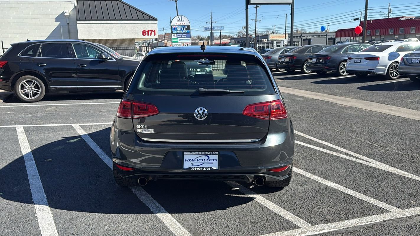 Used 2015 Volkswagen GTI SE FWD image 4