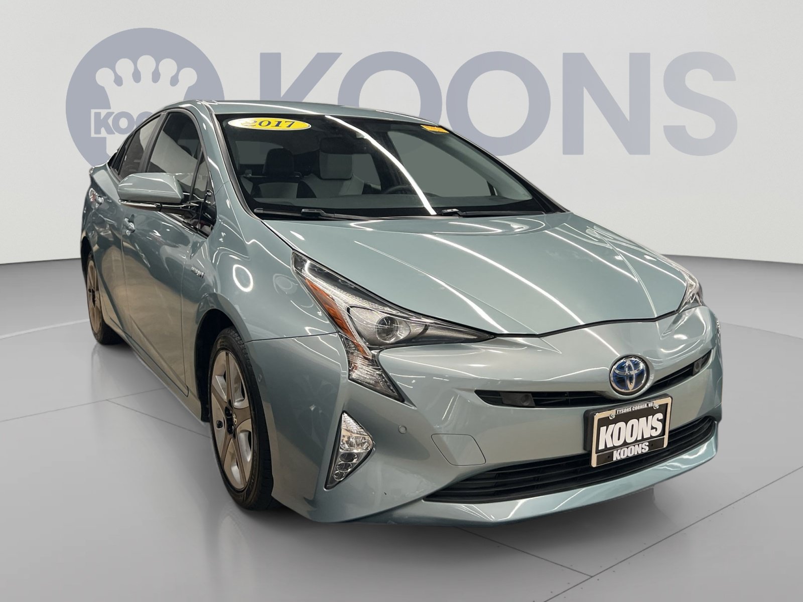 Used 2017 Toyota Prius Four Touring w/ Premium Convenience Package FWD image 5