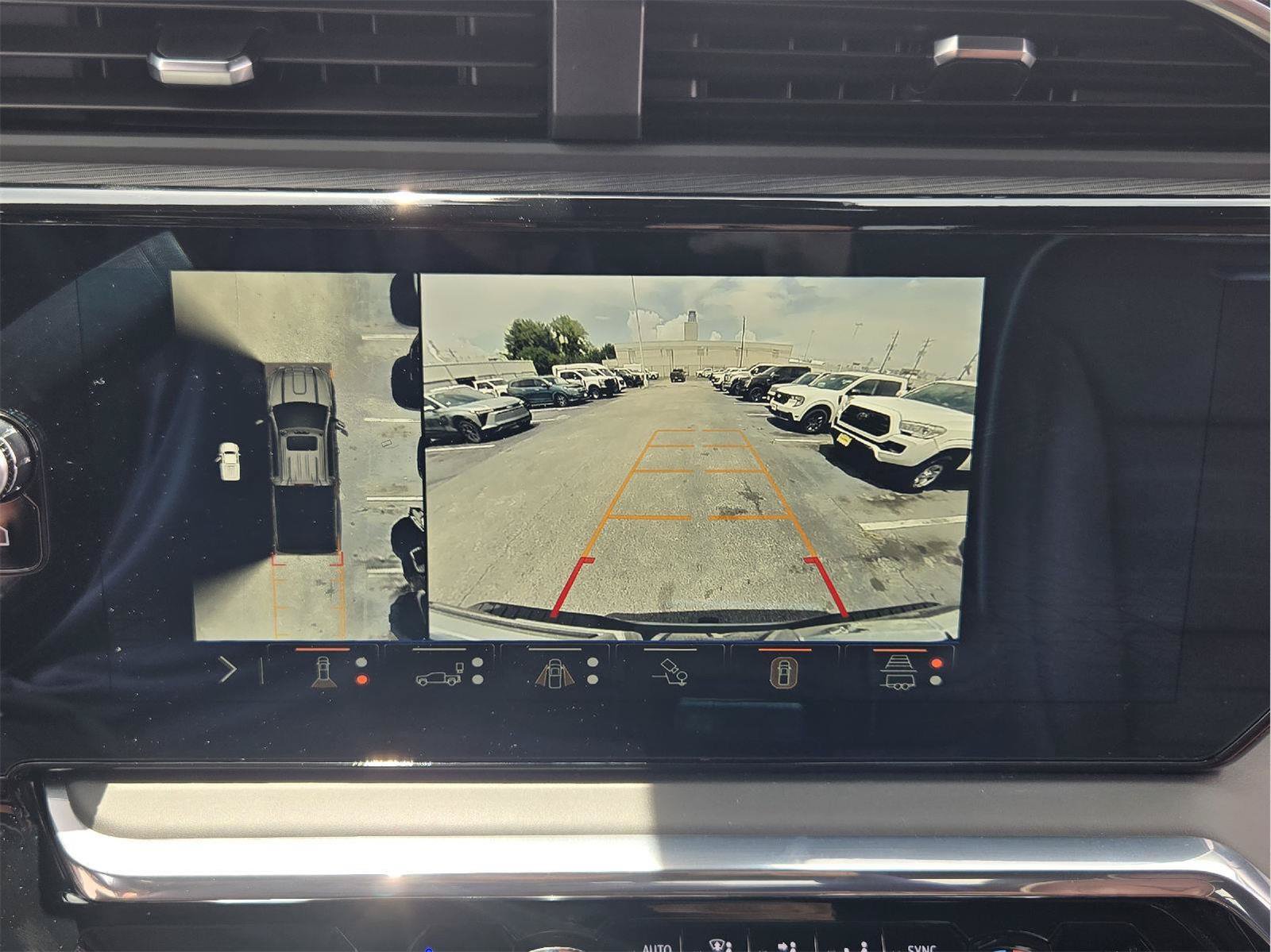 Used 2025 GMC Sierra 2500 Denali Ultimate w/ Max Trailering Package AWD/4WD image 17