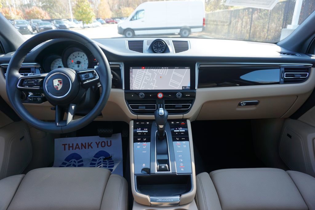 Used 2024 Porsche Macan image 17