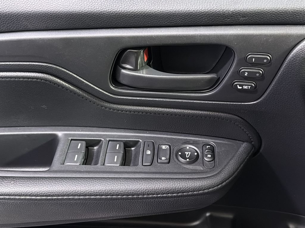Used 2025 Honda Odyssey EX-L image 38