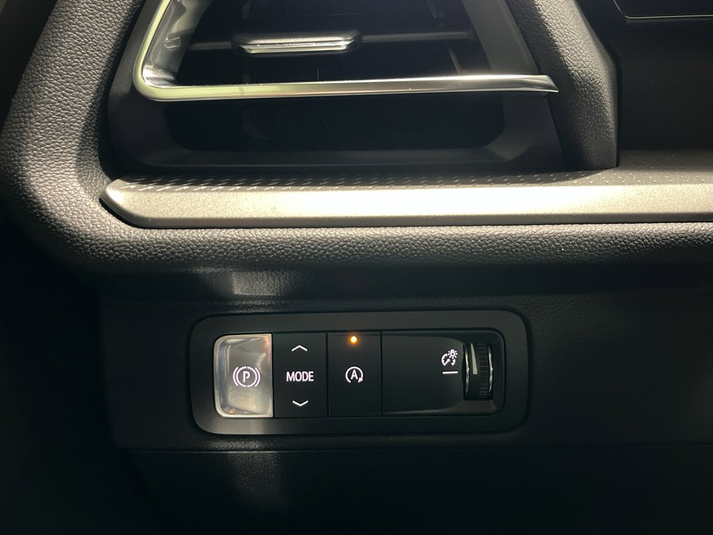 New 2026 Chevrolet Traverse LT w/ LPO, Floor Liner Package FWD image 28