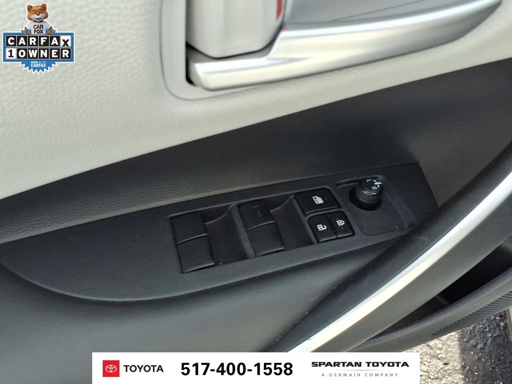 Used 2023 Toyota Corolla SE FWD image 15