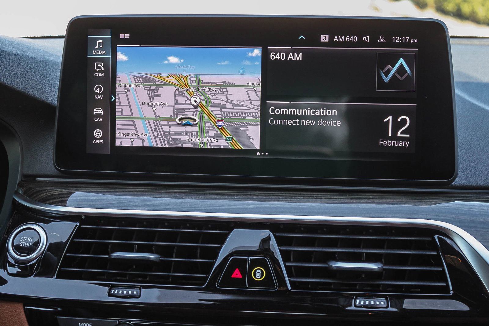 Used 2022 BMW 530e w/ Premium Package image 15