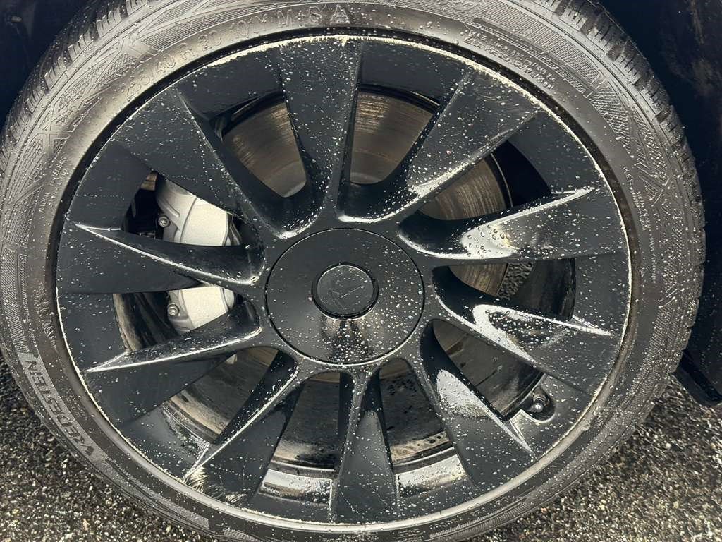 Used 2021 Tesla Model Y Long Range image 9