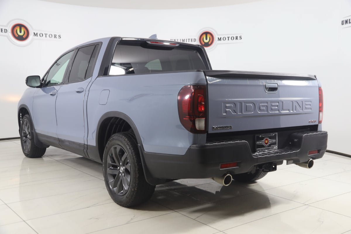Used 2025 Honda Ridgeline Sport image 4
