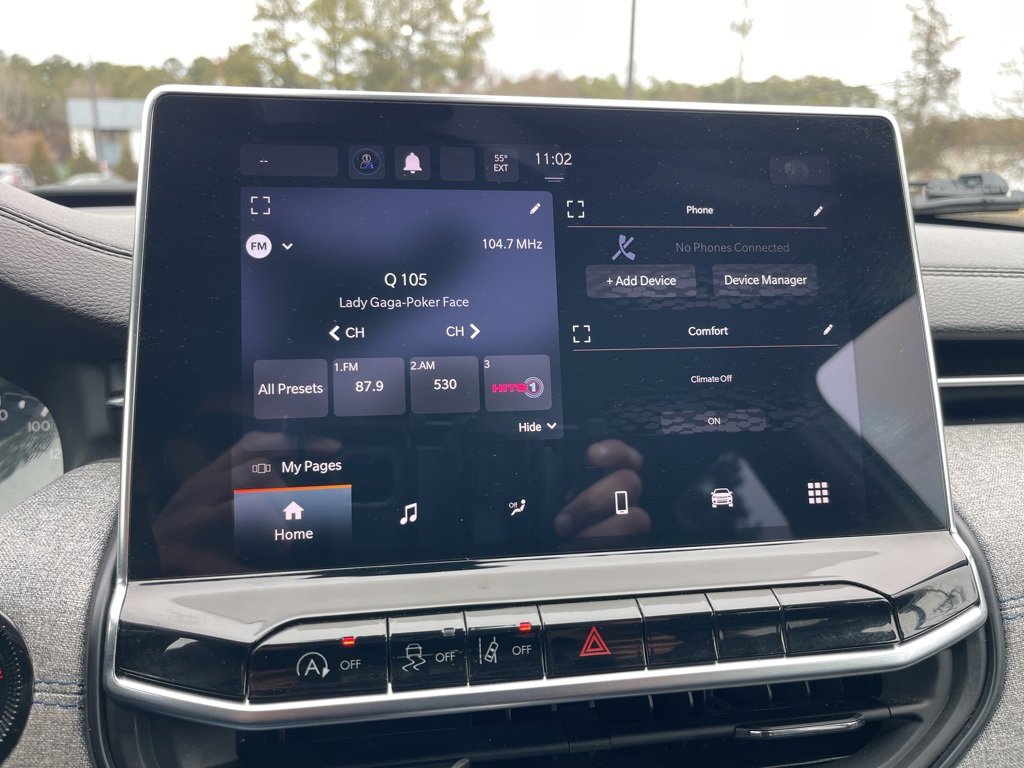 Used 2024 Jeep Compass Latitude image 10