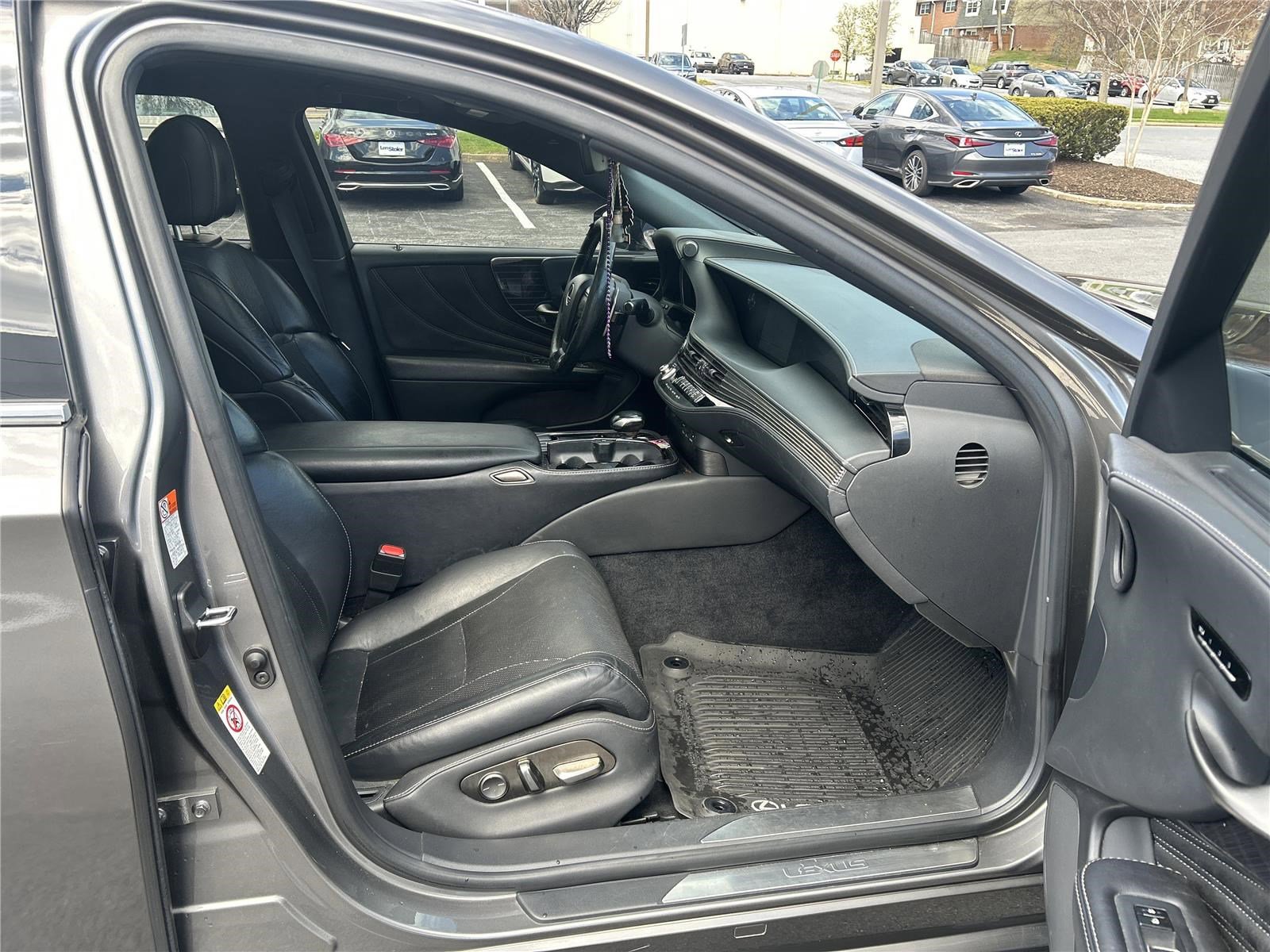 Used 2019 Lexus LS 500 AWD w/ Accessory Package (Z2) image 15