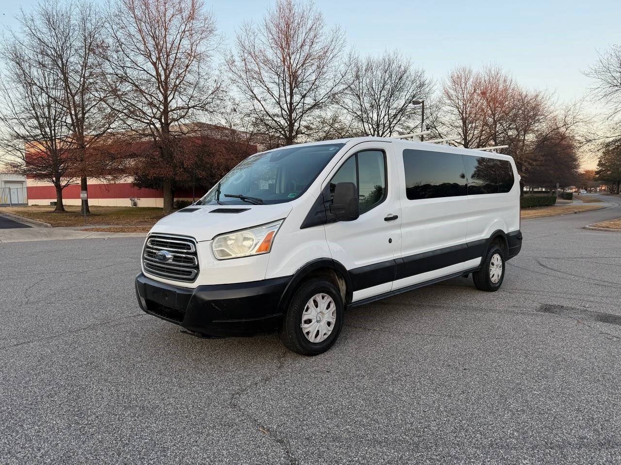 Used 2015 Ford Transit 350 XLT RWD image 2