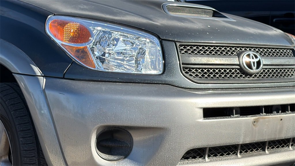 Used 2004 Toyota RAV4 Base image 13