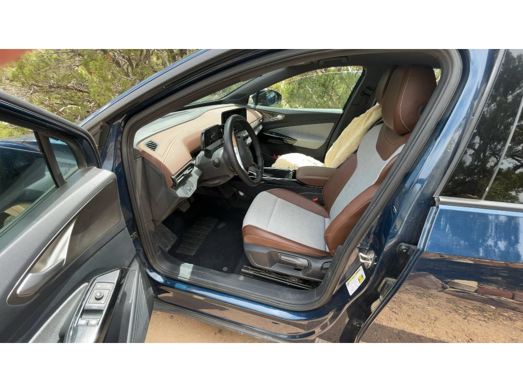 Used 2023 Volkswagen ID.4 Pro RWD image 5