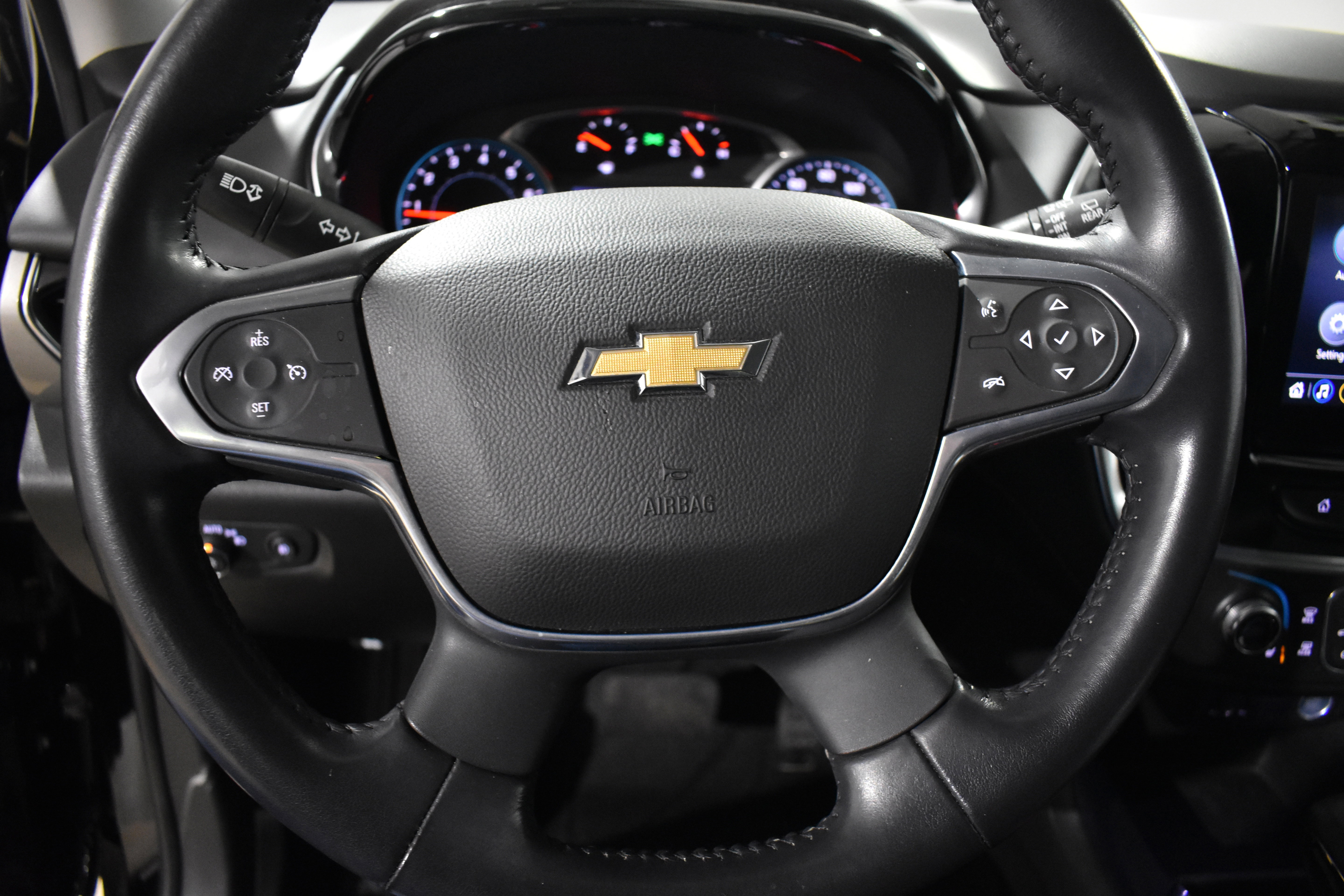 Used 2021 Chevrolet Traverse LT image 12