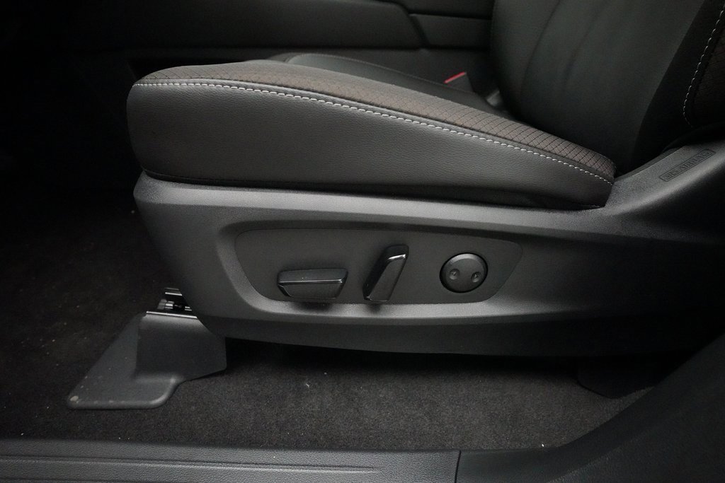 Used 2025 Nissan Pathfinder SL image 30