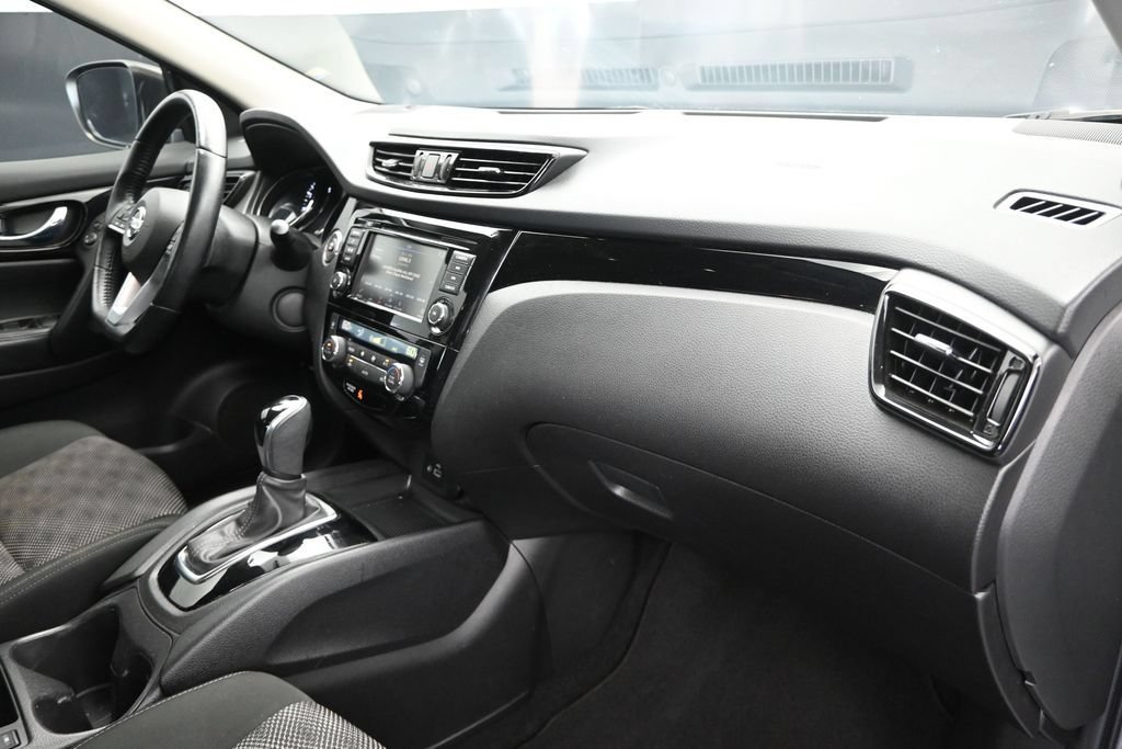 Used 2022 Nissan Rogue Sport SV FWD image 24