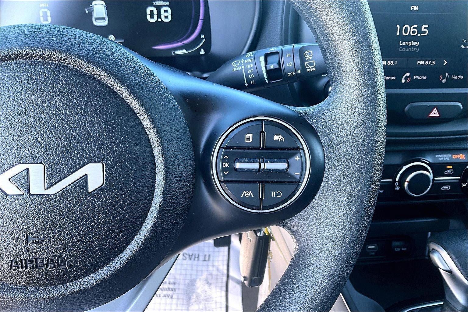 Used 2025 Kia Soul LX w/ LX Technology Package FWD image 12