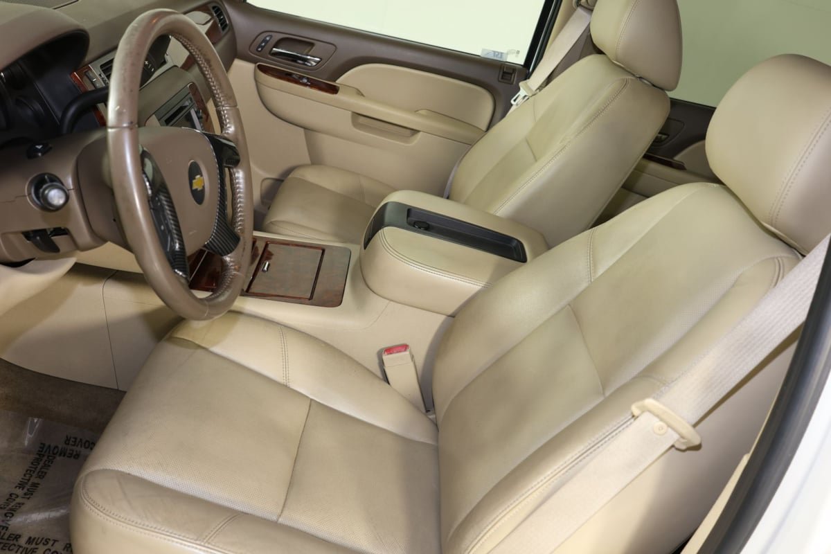 Used 2011 Chevrolet Avalanche LTZ AWD/4WD image 7