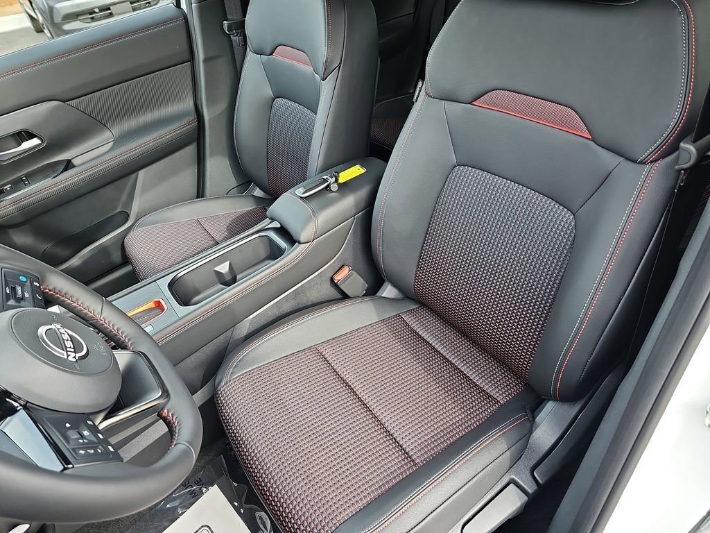New 2026 Nissan Kicks SR w/ SR Premium Package FWD image 19