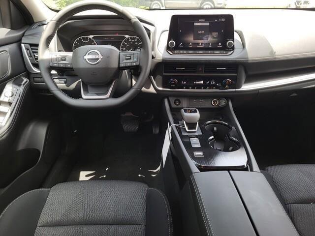 New 2025 Nissan Rogue SV image 18