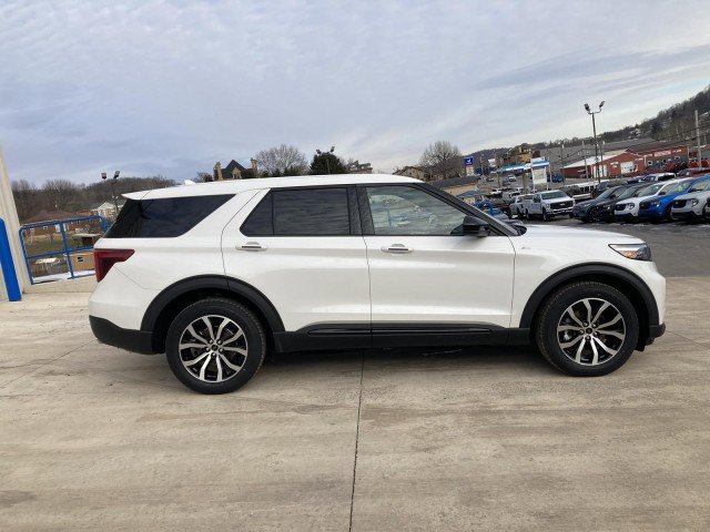 Certified 2022 Ford Explorer ST-Line w/ Class IV Trailer Tow Package image 5
