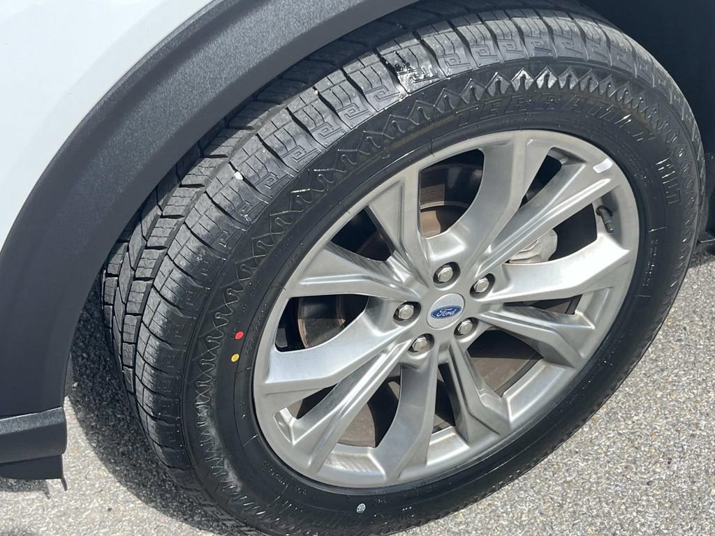 Used 2023 Ford Explorer Limited image 7