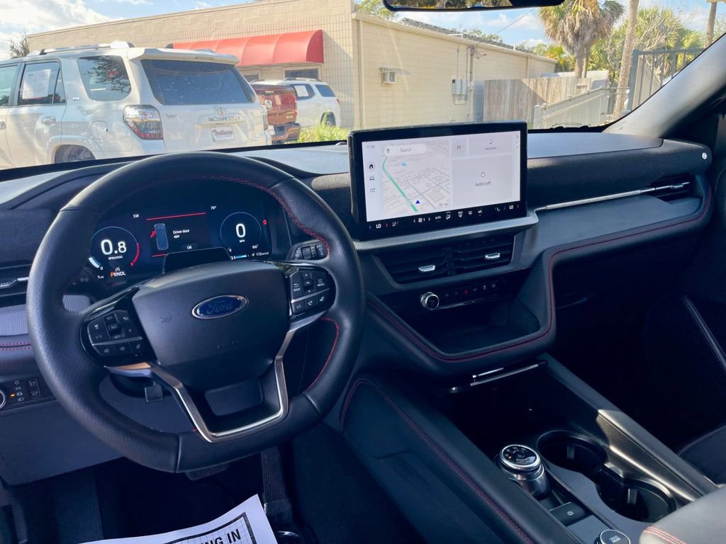 Used 2025 Ford Explorer ST-Line w/ ST-Line Street Pack image 14