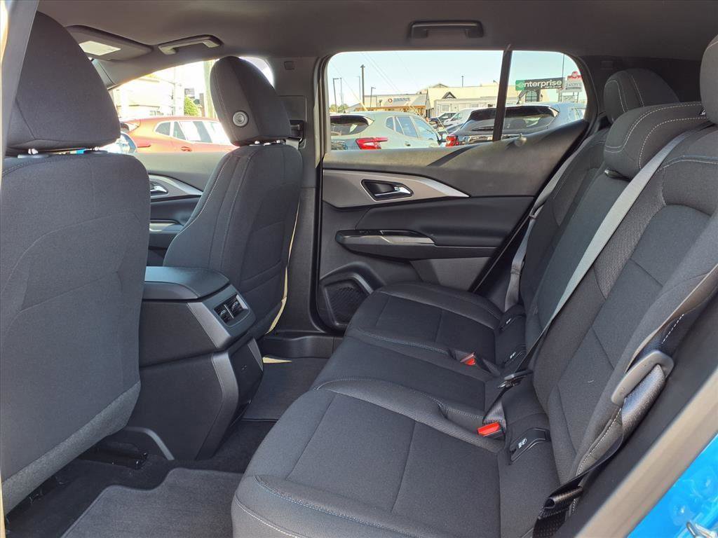 New 2026 Chevrolet Equinox EV LT image 18