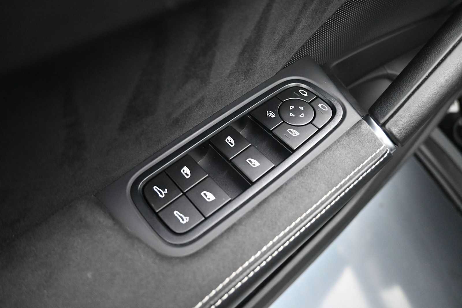 Certified 2023 Porsche Cayenne GTS AWD/4WD image 8