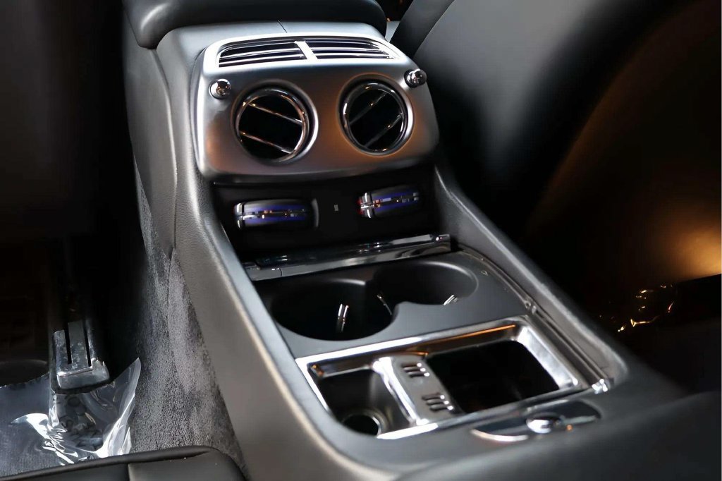 Used 2015 Rolls-Royce Wraith RWD image 12