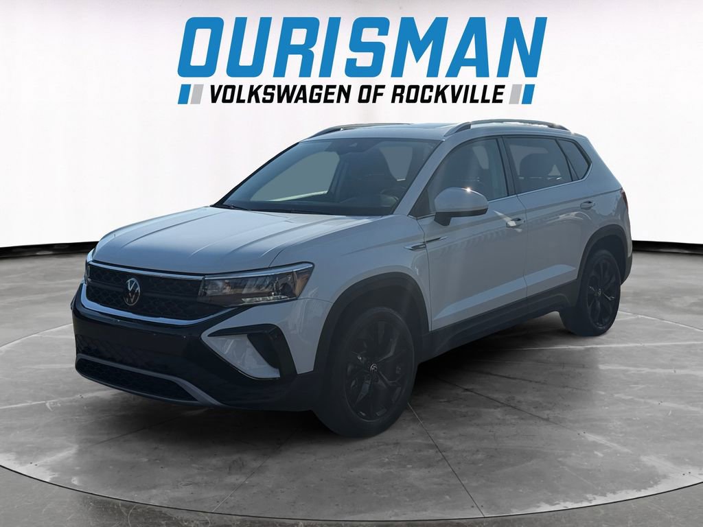 Used 2024 Volkswagen Taos SE image 2