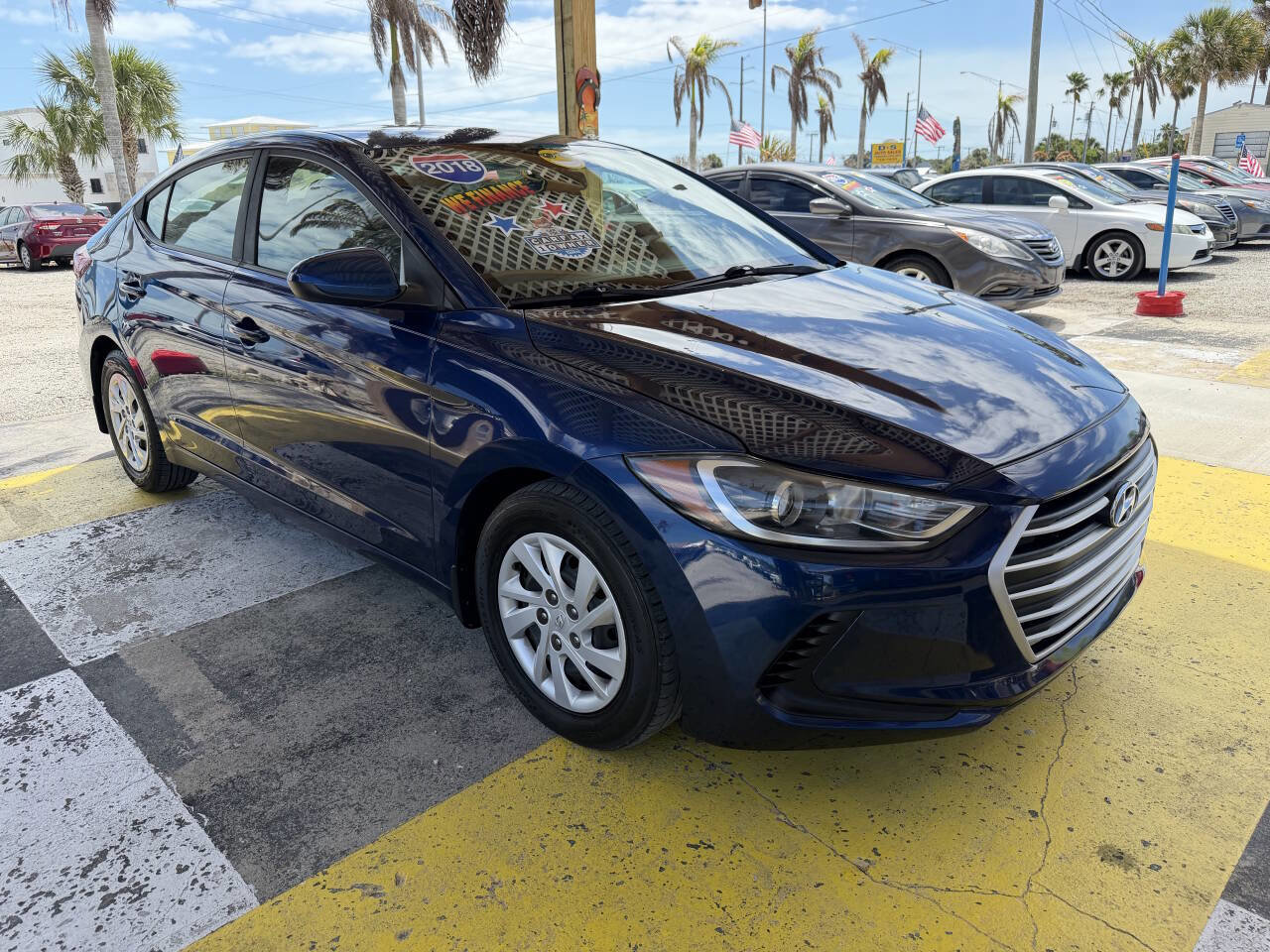 Used 2018 Hyundai Elantra SE w/ SE Connectivity Package 04 FWD image 3