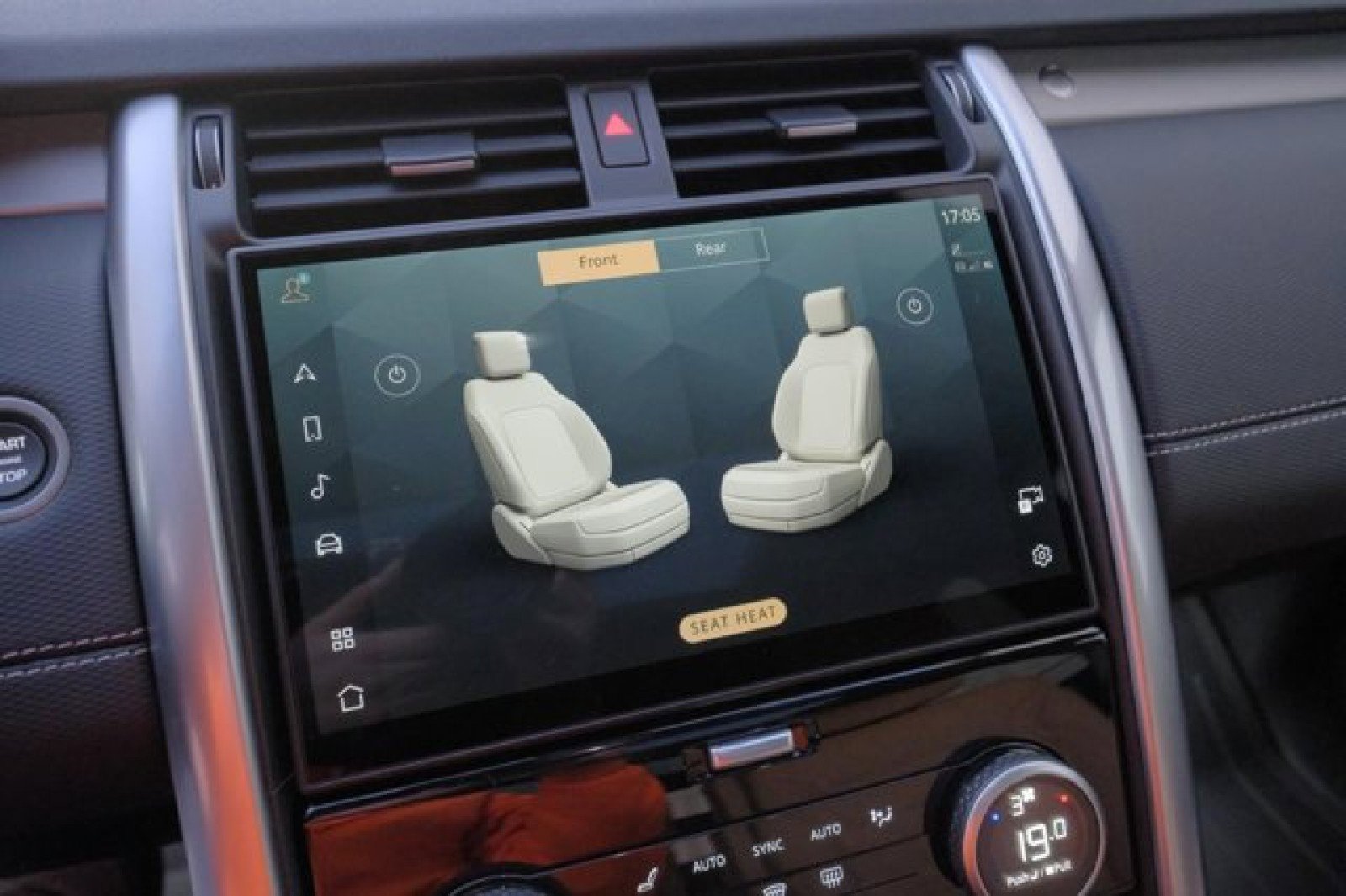 New 2025 Land Rover Discovery Dynamic SE image 25