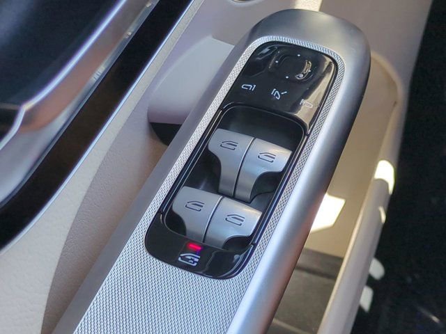 Used 2023 Mercedes-Benz GLC 300 4MATIC image 21