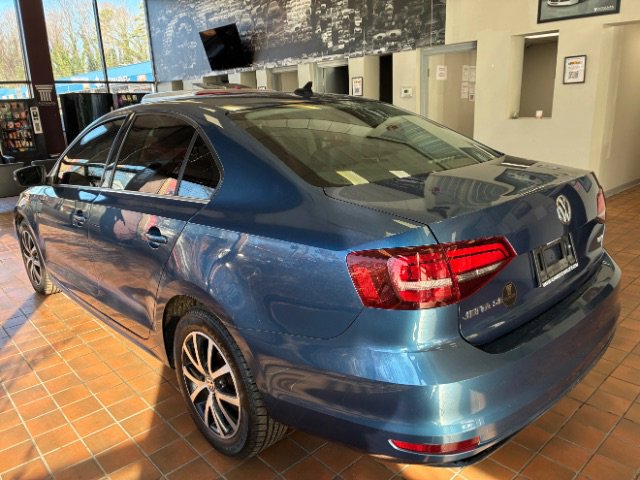 Used 2017 Volkswagen Jetta SE image 6