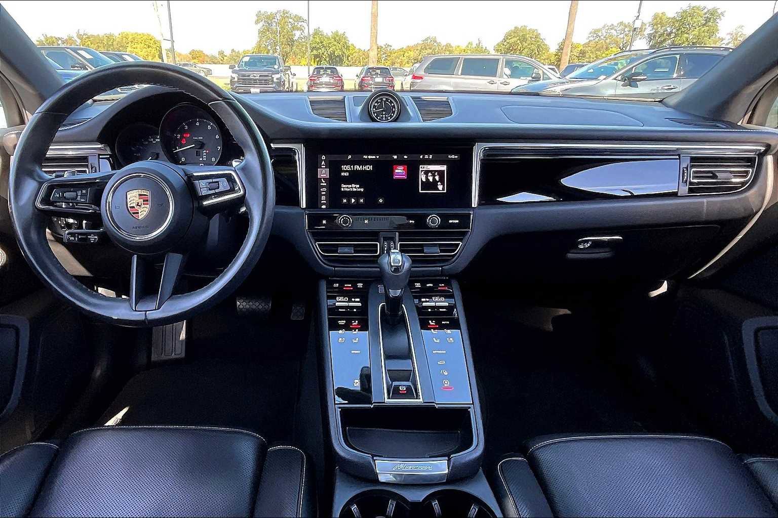 Used 2023 Porsche Macan image 18