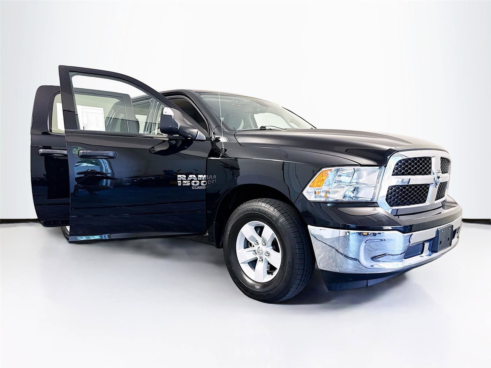Used 2023 RAM 1500 Classic SLT w/ Trailer & Traction Group RWD image 33
