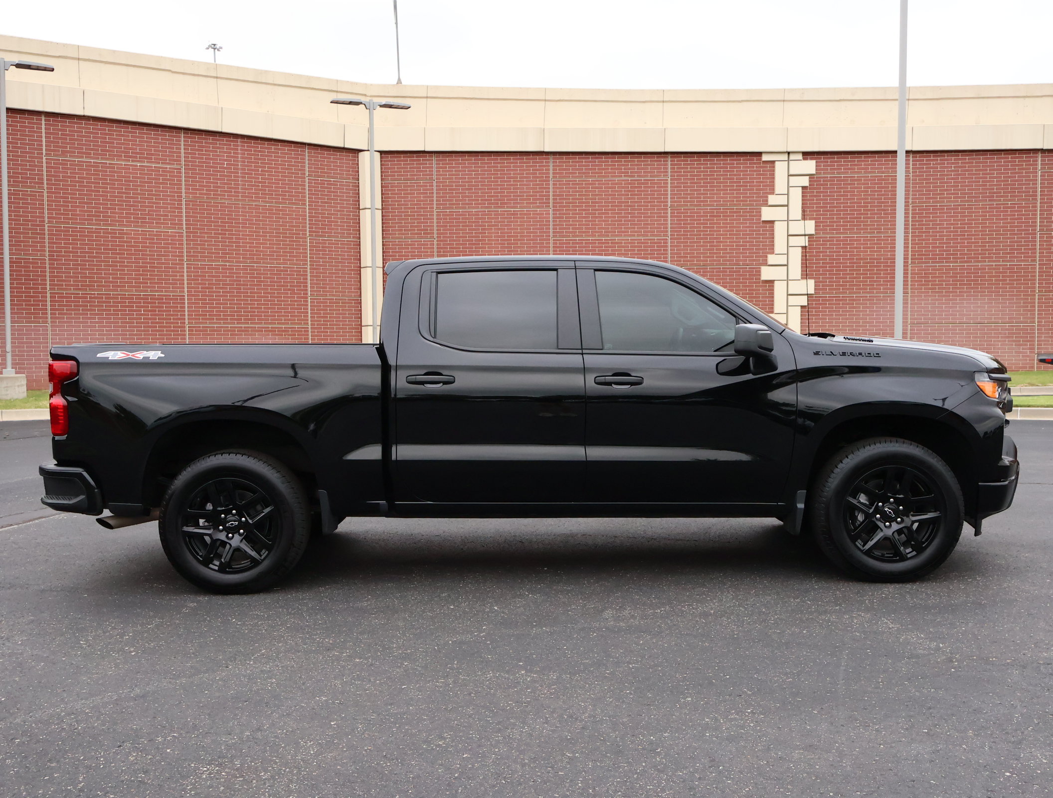 New 2026 Chevrolet Silverado 1500 Custom w/ LPO, Dark Essentials Package AWD/4WD image 31