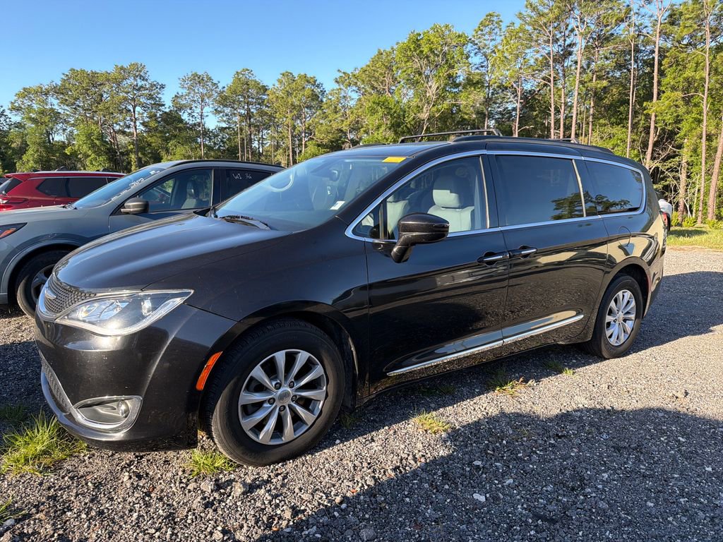 Used 2017 Chrysler Pacifica Touring-L w/ 13 Speaker Alpine Sound Group