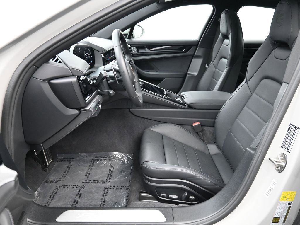 Certified 2025 Porsche Panamera image 10