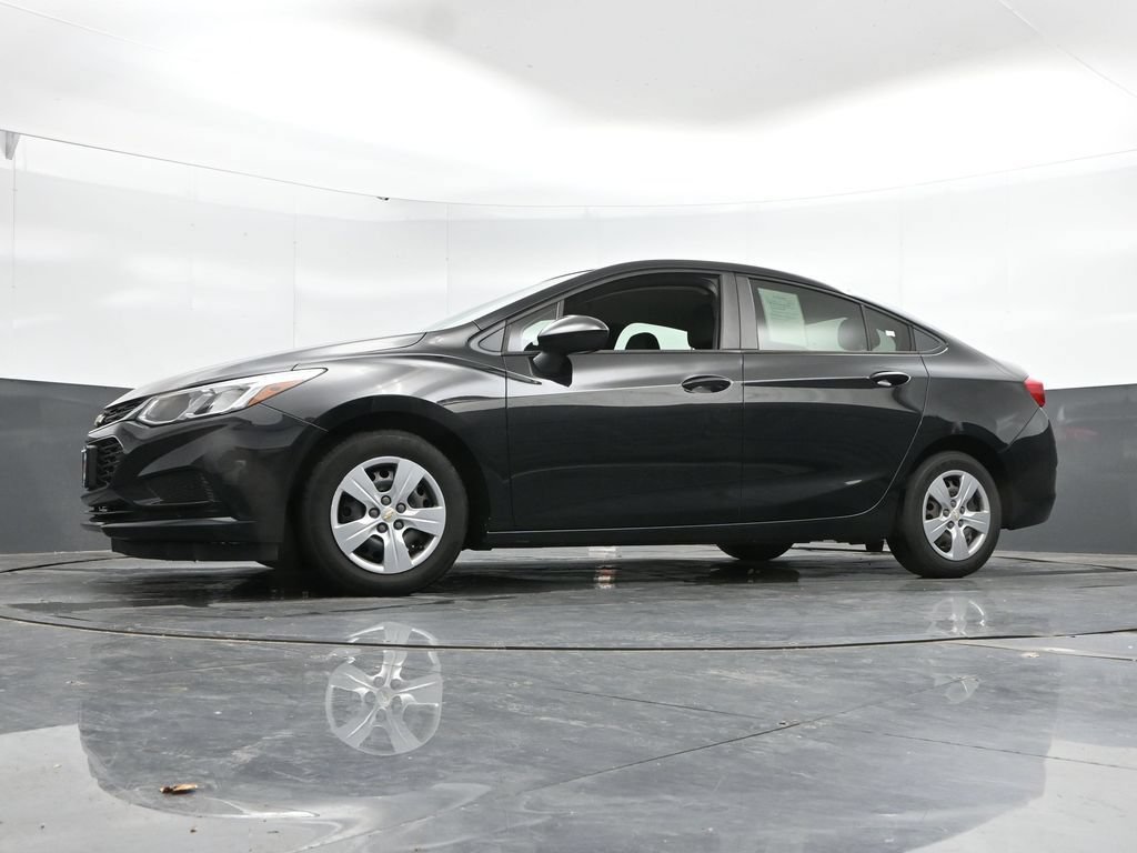 Used 2017 Chevrolet Cruze LS FWD image 43