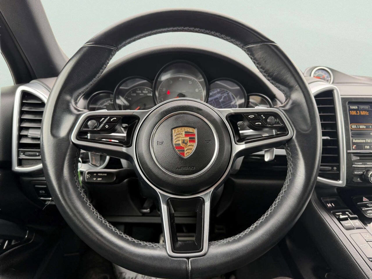 Used 2015 Porsche Cayenne S image 38