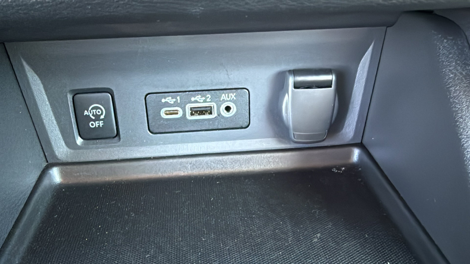 Certified 2025 Nissan Sentra SR w/ Midnight Edition FWD image 16