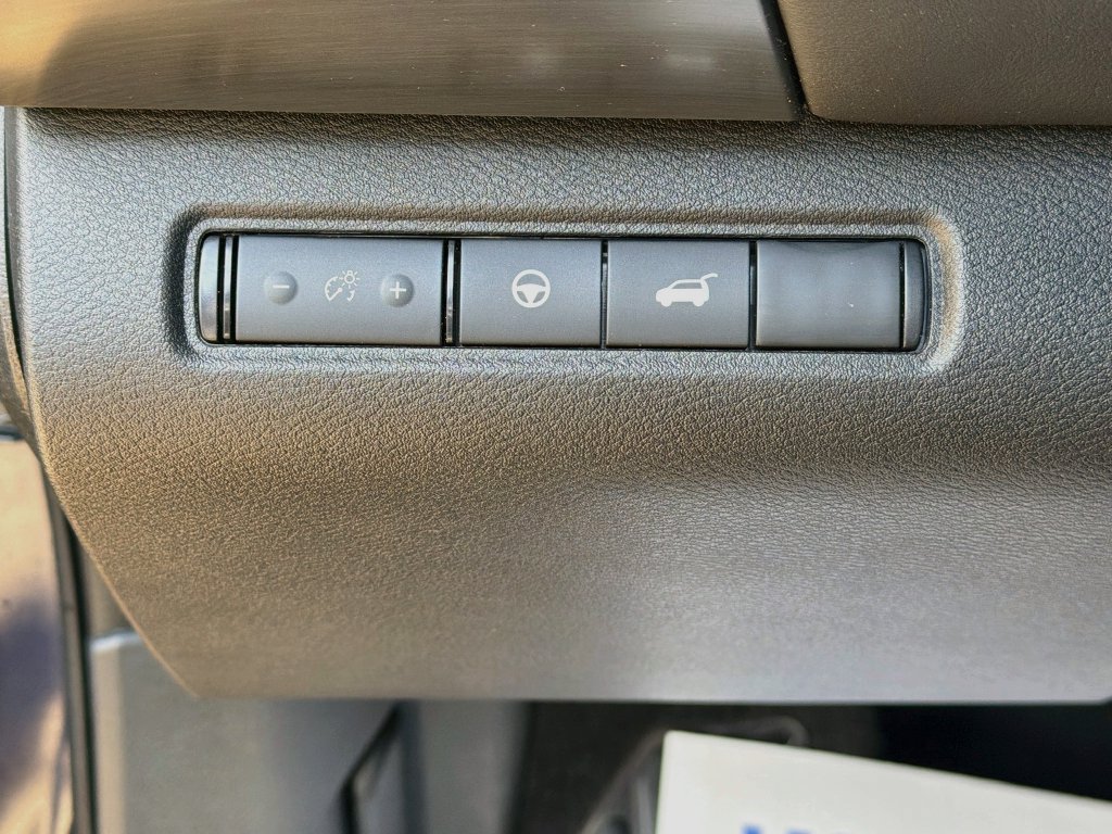Used 2025 Nissan Pathfinder SL AWD/4WD image 10